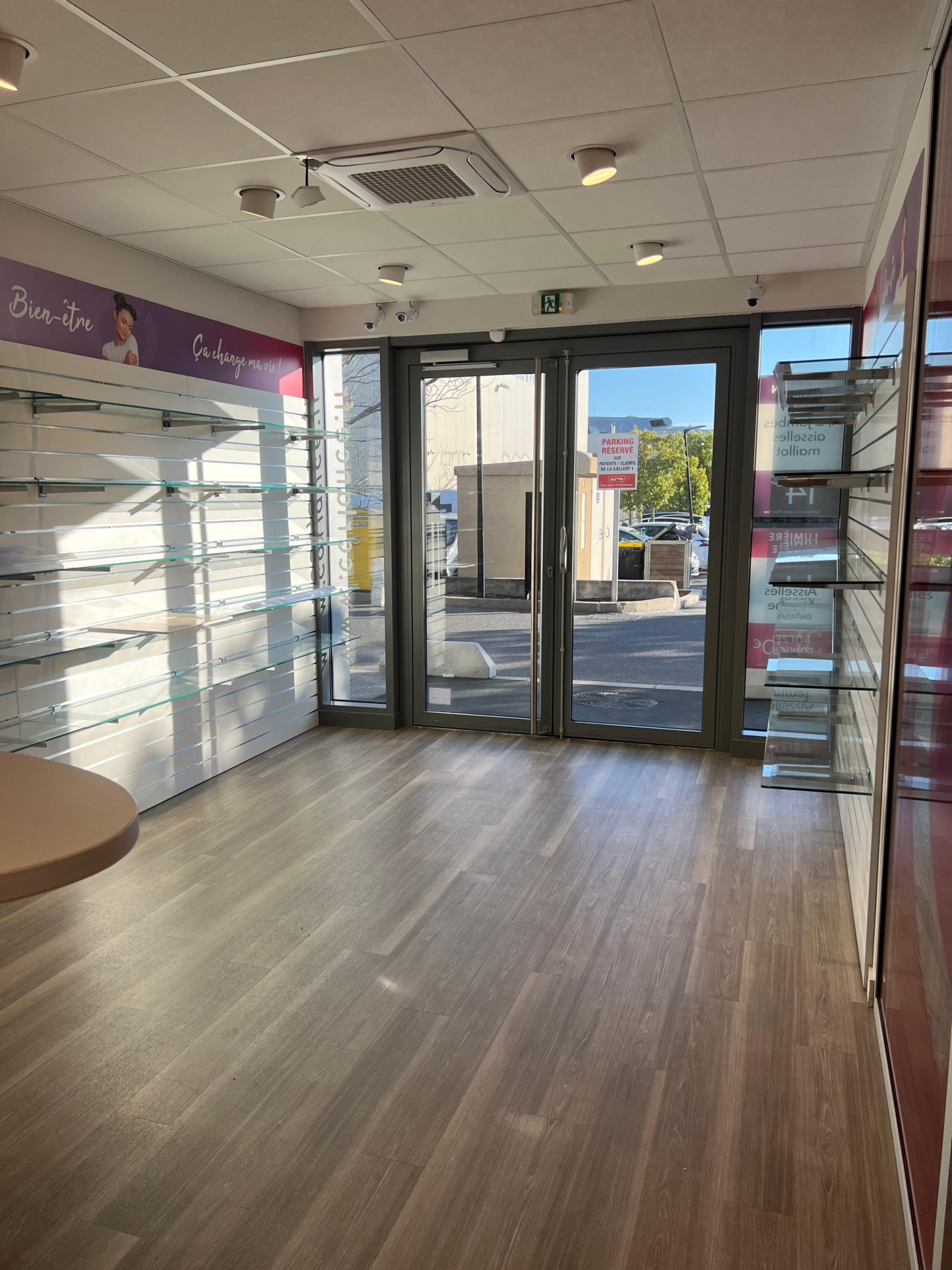 Local commercial à vendre à Roquebrune sur argens, 120 m² – photo 3 sur 13